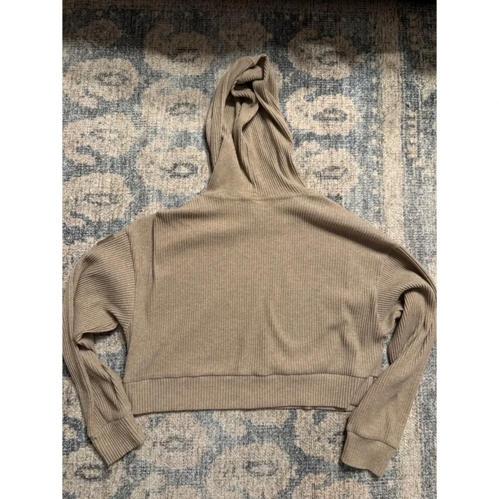 ALO Yoga Muse Hoodie and Jogger Set Size Medium Excellent Condition